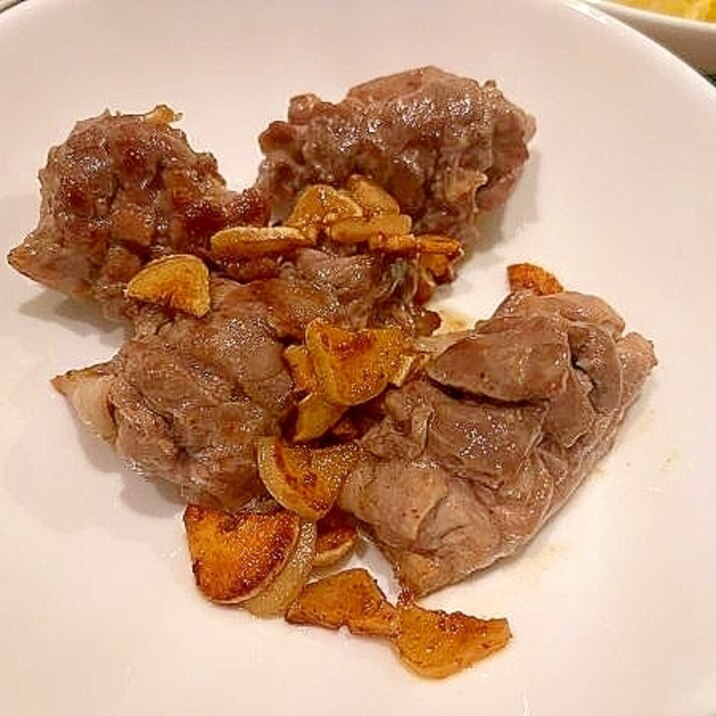 しわい食感も味わい深い骨なし親鶏